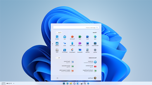 كمبيوتر محمول يعمل بنظام Windows 11 مع قائمة البدء مفتوحة