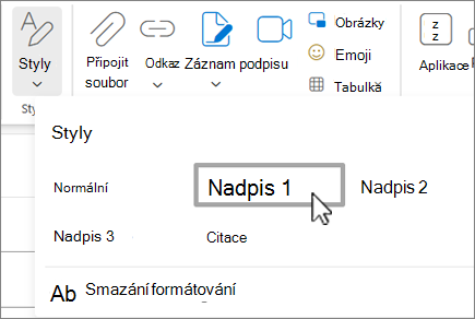 Nabídka Styly v aplikaci Outlook na webu.