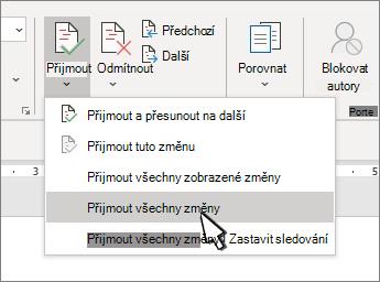 Rozevírací seznam s možností Přijmout všechny změny v Word