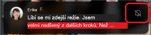 Obrázek znázorňující mobilní obrazovku s náhledem odloženého chatu dole.
