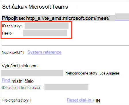 Snímek obrazovky zobrazující novou pozvánku na schůzku v Teams, se zvýrazněným ID schůzky a heslem.