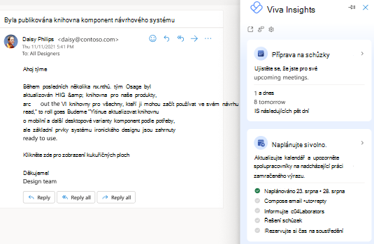 Snímek obrazovky s podoknem čtení a podoknem doplňků Outlooku na pravé straně obrazovky.