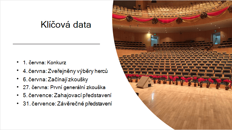 Ukázkový snímek s časovou osou s textem a fotkou, kterou Návrhy designu uspořádaly a rozložily.