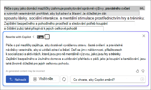 Snímek obrazovky Copilot ve Wordu s návrhy a možnostmi přepsání textu