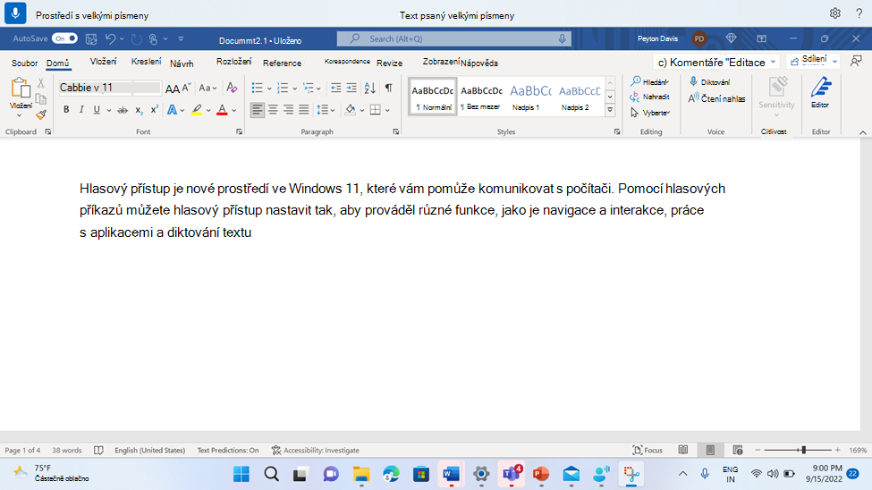 Dokument aplikace Word zobrazující příkaz hlasového přístupu Velká písmena.