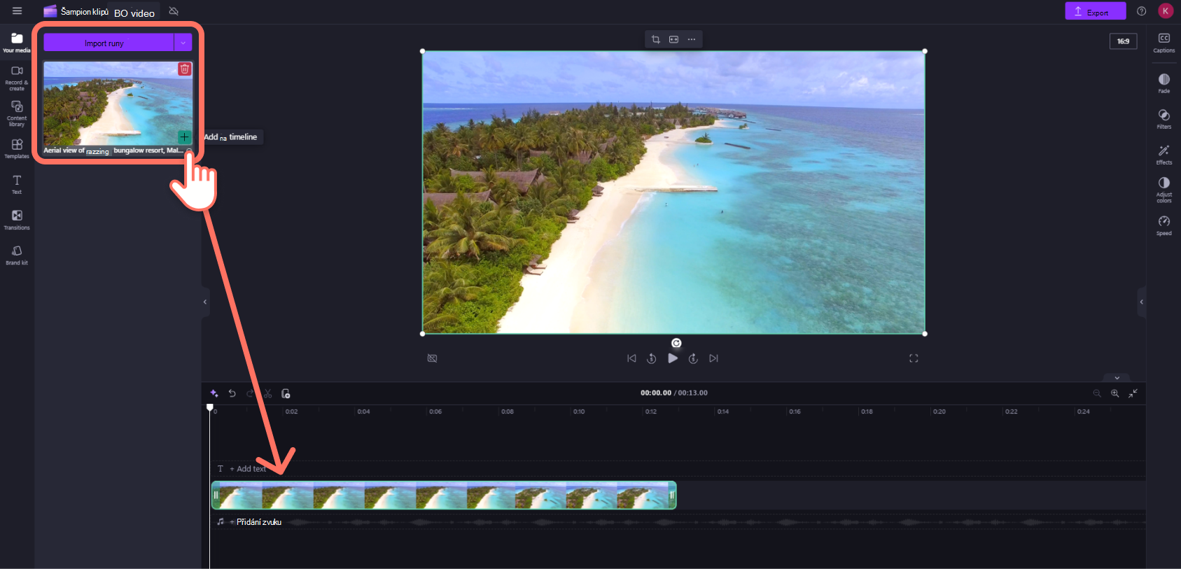 Snímek obrazovky s Clipchamp pro uživatele osobních účtů, kteří přetahují video na časovou osu