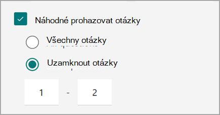 Snímek obrazovky s nastavením kvízu/formuláře pro náhodné přehrávání a zamykání otázek kvízu.