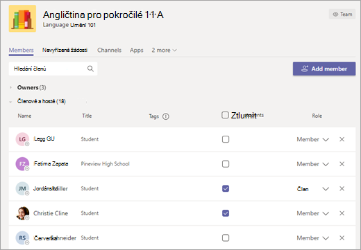 Výběrem zaškrtávacích políček vedle jmen studentů můžete studenty „ztlumit“.