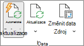Skupina Data na kartě Analýza kontingenční tabulky na pásu karet. Skupina Data obsahuje tlačítka Automatická aktualizace, Aktualizovat a Změnit zdroj dat.