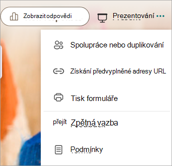 Výběrem dalších nastavení formuláře zobrazíte možnost Spolupracovat nebo Duplikovat.
