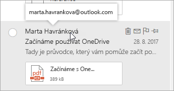 Snímek obrazovky s kurzorem nad jménem odesílatele