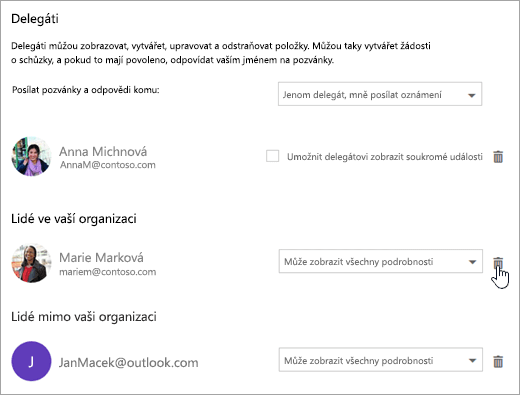 Oprávnění ke sdílení v Kalendáři s tlačítky pro odstranění vedle každé osoby