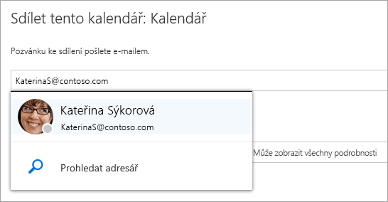Sdílejte toto podokno kalendáře s adresou příjemce a odpovídajícími výsledky adresáře.