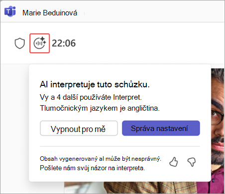 Snímek obrazovky se zvýrazněným indikátorem tlumočníka ve schůzce v Microsoft Teams