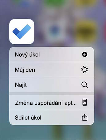 Je otevřená nabídka rychlé akce To Do s možnostmi pro přidání nového úkolu, přidání do zobrazení Můj den nebo Najít úkol