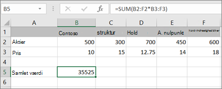 Skærmbillede, der viser et eksempel på en matrixformel, der beregner et enkelt resultat.