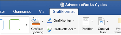 Et SVG-billede markeret, aktiverer fanen Grafikformat på båndet