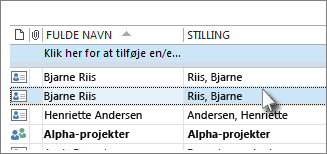 Hold Ctrl nede, og klik på hver af de kontakter, du vil slette