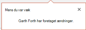 I PowerPoint til Office 365 får du vist, hvem der har foretaget ændringer i din delte fil, mens du var væk
