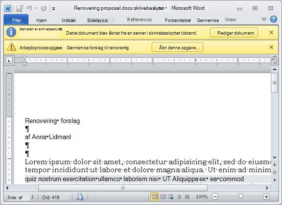 Element, der skal gennemses, med to gule meddelelseslinjer