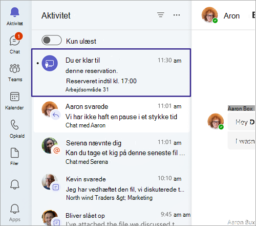 Skærmbillede, der viser reservationsbekræftelse for bookable desk i Teams-aktivitetsfeed efter plugin.