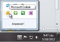 Erweiterter Benachrichtigungsbereich mit angezeigtem Outlook-Symbol