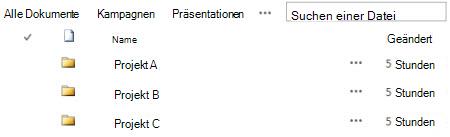 Ordner in einer Bibliothek