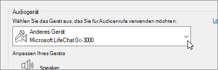 Screenshot mit dem Dropdownmenü für Audiogeräte im Dialogfeld „Audiogeräteeinstellungen“.