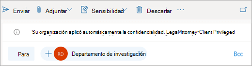 Captura de pantalla de una sugerencia sobre una etiqueta de confidencialidad aplicada automáticamente