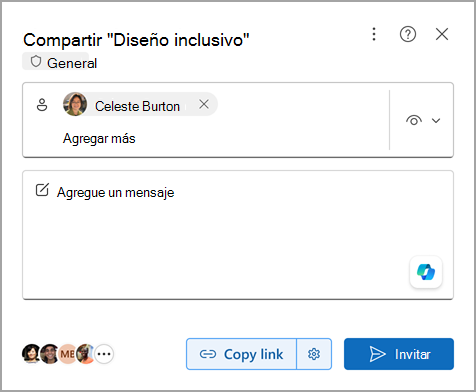 Compartir un documento en Microsoft Word para la Web con el botón de resumen de Copilot.