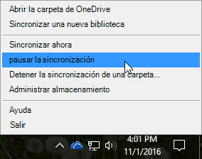 Una captura de pantalla del anterior menú de OneDrive para la Empresa con la opción Pausar la sincronización seleccionada.