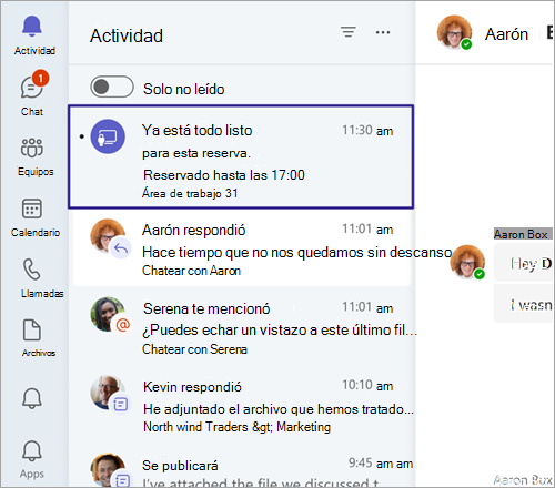 Captura de pantalla que muestra la confirmación de la reserva del escritorio reservable en la fuente de actividad de Teams al complemento.