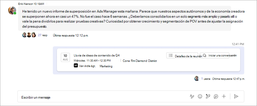 Captura de pantalla que muestra el chat de reunión encadenado en un canal de Microsoft Teams.
