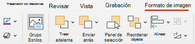 El botón Texto alternativo en la cinta de PowerPoint para Mac.