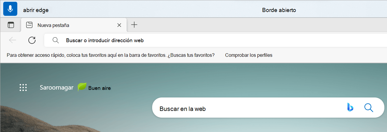 La interfaz de usuario de acceso de voz está en estado de escucha, con el borde abierto como comentario en tiempo real y abierto edge como comentario de ejecución de comandos.