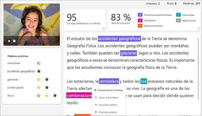 alumnos: una estudiante blanca sonriente con auriculares rosas encendidos se muestra en el fotograma de vídeo junto al pasaje que ha leído. El pasaje se marca con errores codificados por colores.