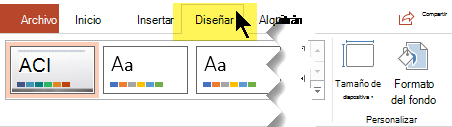 Seleccione la pestaña Diseño en la cinta de opciones de la barra de herramientas. El botón de menú Tamaño de diapositiva situado cerca del extremo derecho tiene el control de orientación de la diapositiva.