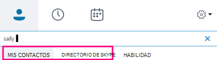 Al empezar a escribir en el cuadro de búsqueda de Skype Empresarial, las pestañas inferiores cambian a Mis contactos y Directorio de Skype.