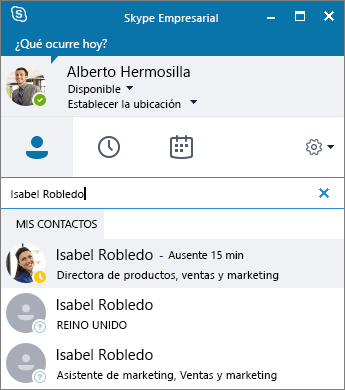 Captura de pantalla de una ventana de Skype Empresarial mientras se busca un contacto para agregarlo.