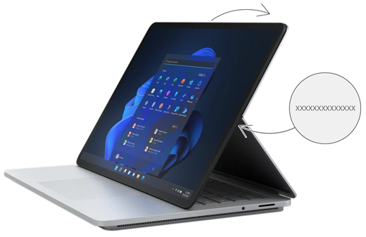 Muestra que el número de serie está en el medio de la parte posterior del dispositivo Surface Laptop Studio.