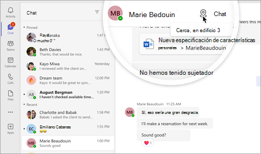 Captura de pantalla que muestra un chat 1-1 con un indicador de ubicación en la parte superior de la pantalla
