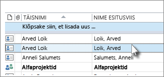 Hoidke all juhtklahvi (Ctrl) ja klõpsake kõiki kontakte, keda soovite kustutada.