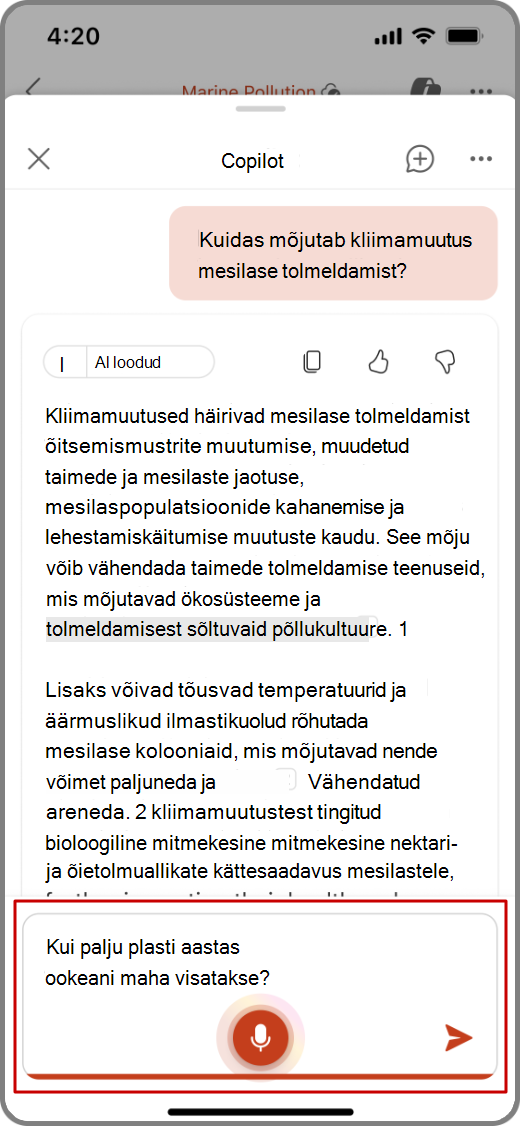 iOS-i seadmel funktsiooni Copilot PowerPointisi kuvatõmmis esiletõstetud häälsisendi funktsiooniga.