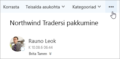 Kuvatõmmis Outlooki menüüriba nupuga Veel käske.