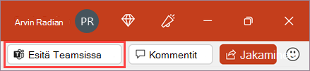Näyttökuva PPT-tiedostosta, jossa Esitä Teamsissa -vaihtoehto on valittuna.