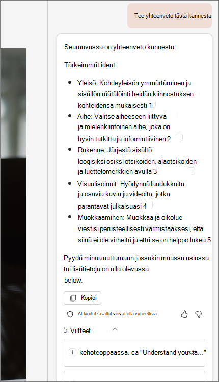 Näyttökuva tämän esityksen ominaisuuden yhteenvedosta ja lainauksista