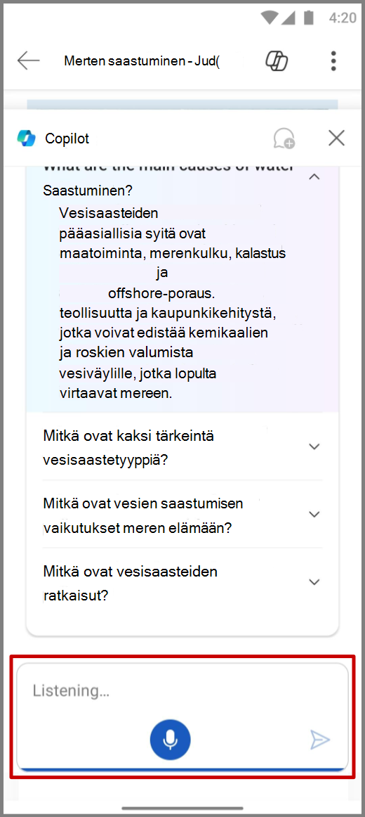 Näyttökuva Copilotista Android-laitteen Wordissa, jossa käytetään kirjoitusruudun äänisyötettä