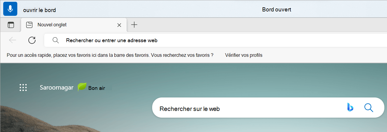 L’interface utilisateur d’accès vocal est à l’état d’écoute, avec la périphérie ouverte comme feedback en temps réel et l’arête ouverte en tant que commentaires d’exécution de commande.