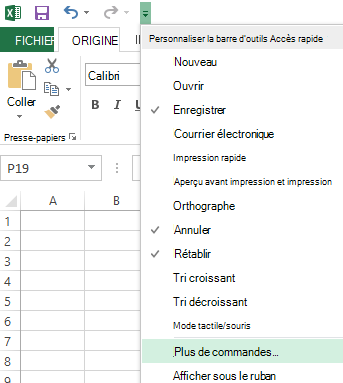 Utilisez la liste déroulante Personnaliser la barre d’outils Accès rapide pour accéder aux commandes qui ne sont pas déjà sur le ruban.