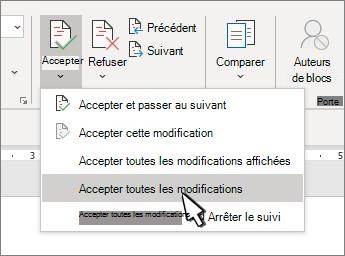 Liste déroulante avec l’option Accepter toutes les modifications dans Word